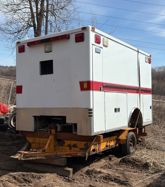 1994 AMBULANCE body and trailer