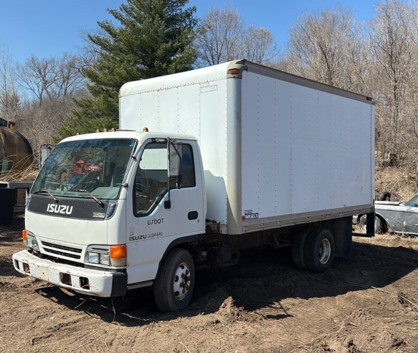 1996 ISUZU box truck