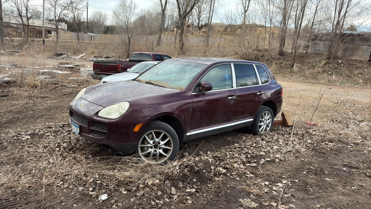 2004 Porsche Cayenne S.