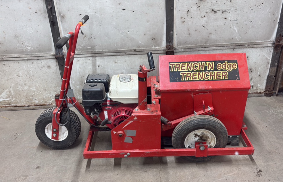Trenchn edge trencher