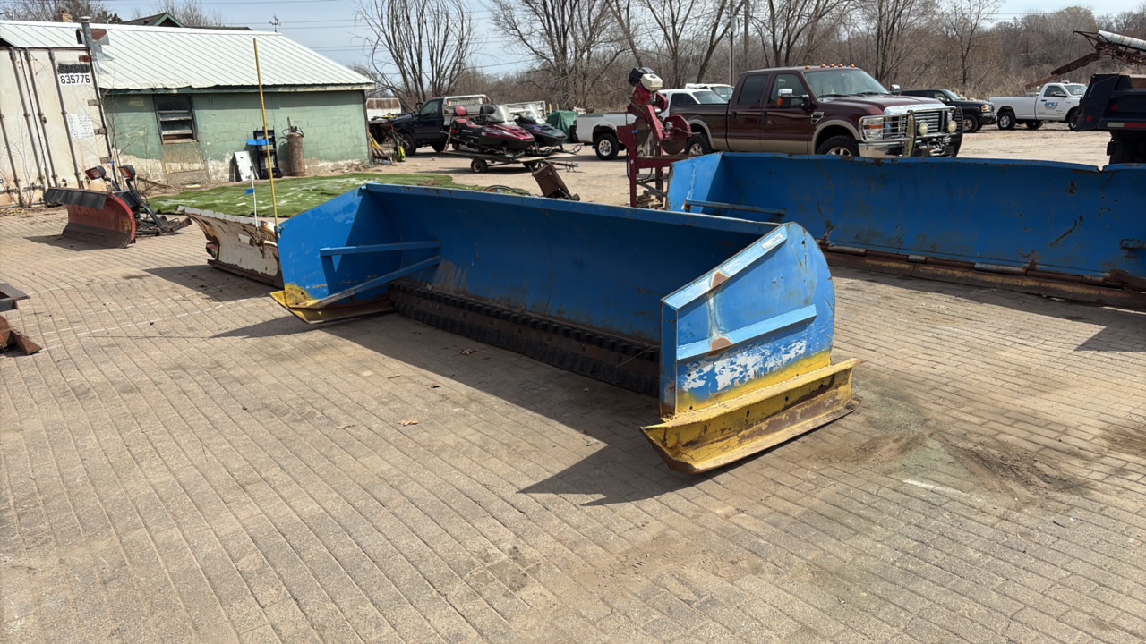 BOX pusher plow L 12 x H 40 x W 62