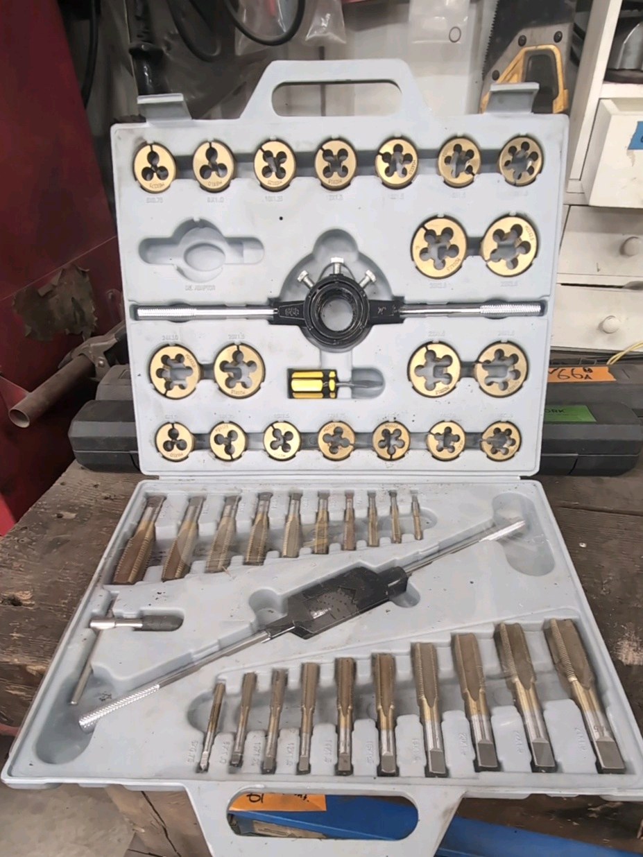TAP and Die Set