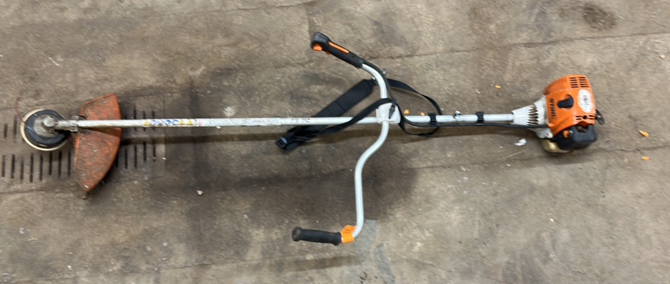 STIHL FS110 straight shaft string trimmer