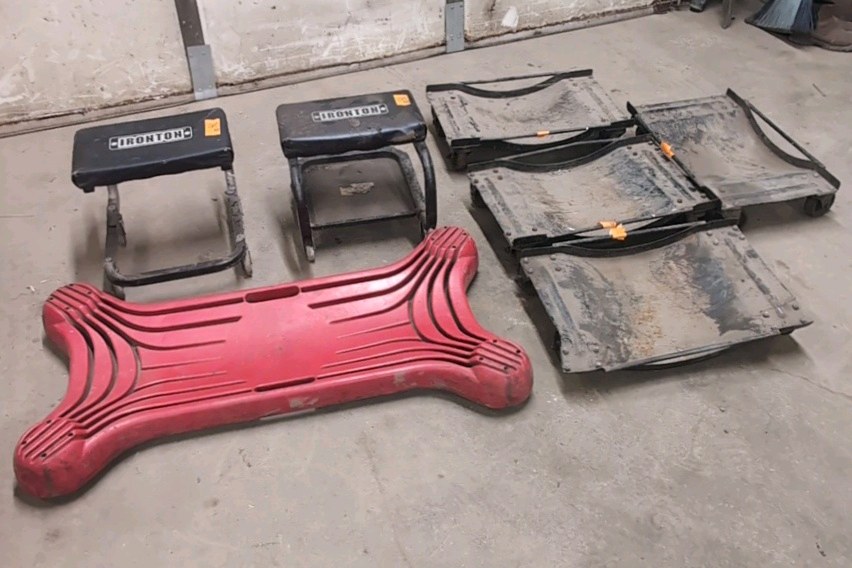 (7) MECHANICS creepers and roller stools.