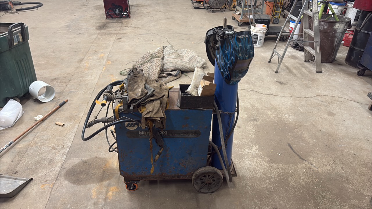 Miller Millermatic 200 Welder with cart