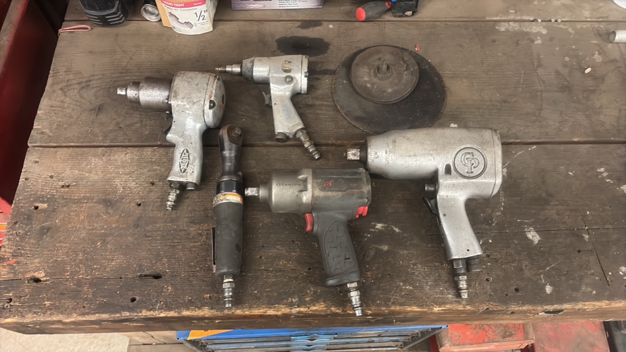 (5) Pneumatic Impact Wrenches