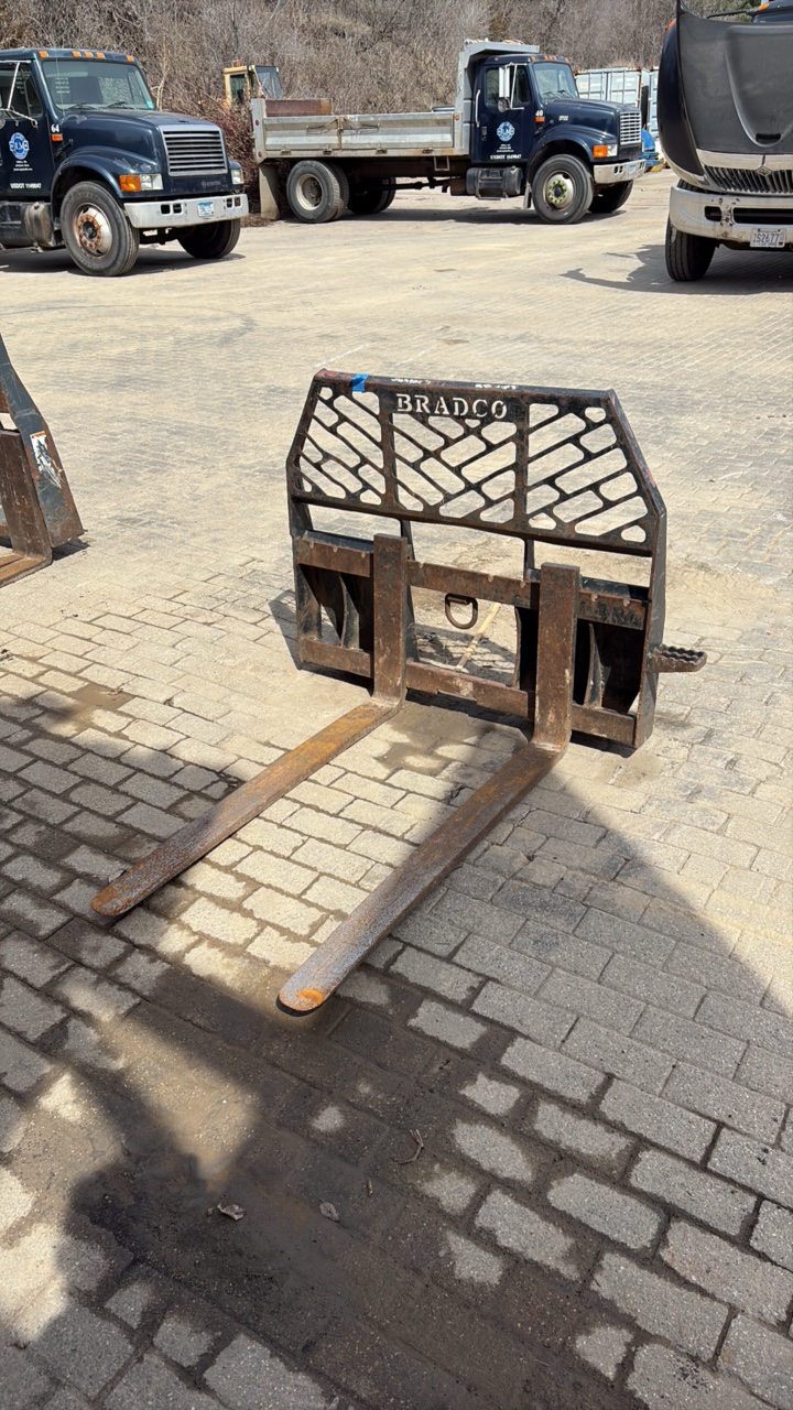 Bradco skid steer pallet fork attachment