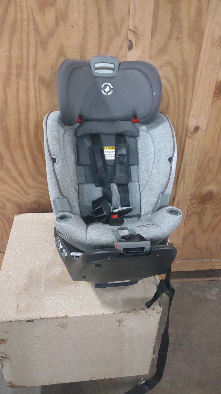child car seat  not selling  dont bid on the item