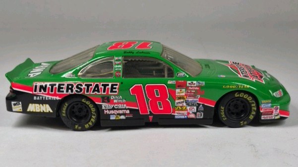 Bobby Labonte #18 Interstate Batteries NASCAR Diecast Car Green Racing Model