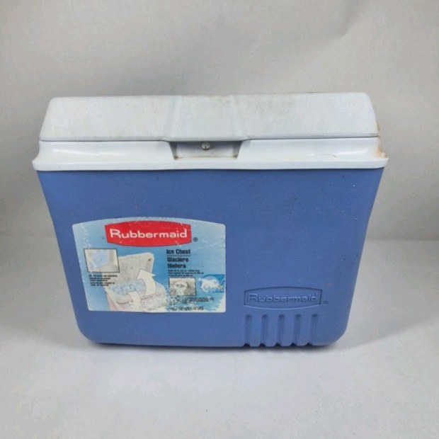 Rubbermaid Blue Cooler Ice Chest with White Lid Portable