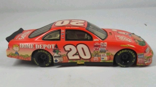 Tony Stewart #20 Home Depot NASCAR Diecast Car Orange MBNA Goodyear