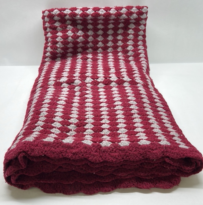 Handmade Crochet Afghan Throw Blanket Red White Pattern Scalloped Edge