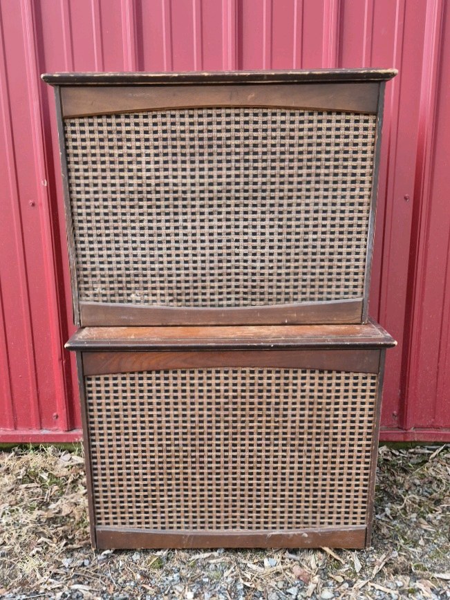 Vintage Record Player Console Stereo Turntable Wicker Front Cabinet