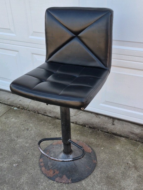 Modern Black Vinyl Swivel Bar Stool Tufted Back Adjustable Height Pedestal Base