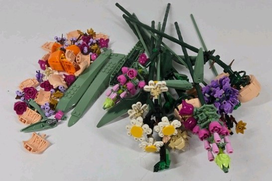 LEGO Bulk Lot Flowers Plants Leaves Garden Pieces Mixed Parts
