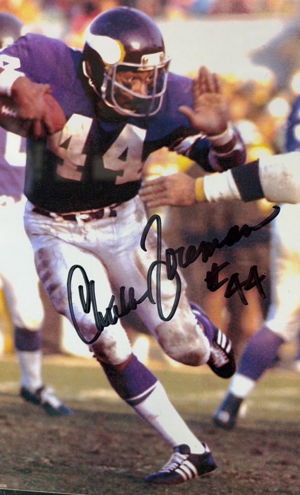 VINTAGE DOUBLE AUTO of Chuck Foreman #44 Minnesota Vikings AUTOD 10.75 x 13 Photo Plaque , Foreman Inscribed Best Wishes#44