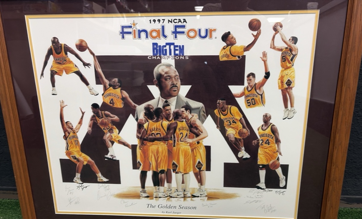 AUTOGRAPHED University of Minnesota Gophers Final Four 1997 By Players & Coach (12 AUTOS)