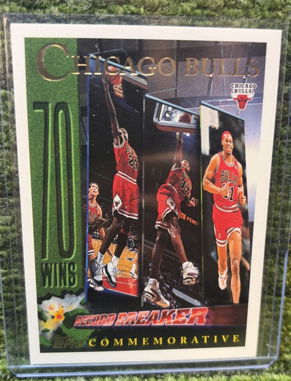 1996-97 Topps Basketball #72 Chicago Bulls 72 Wins Commemorative Michael Jordan