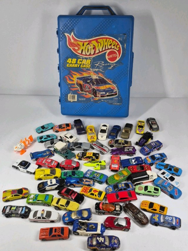Vintage Hot Wheels Mattel Carry Case Die Cast Car Lot Racing Toy Storage Box