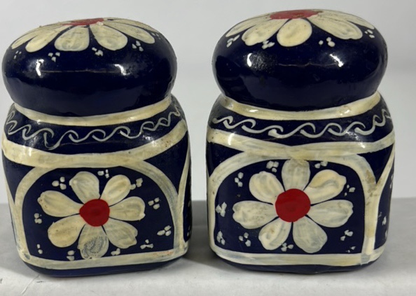 Hand Painted Ceramic Salt Pepper Shakers Blue Floral Daisy Pattern Set