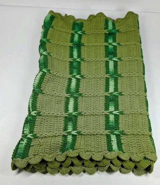 Handmade Crochet Afghan Blanket Green Granny Square Scalloped Edge Throw