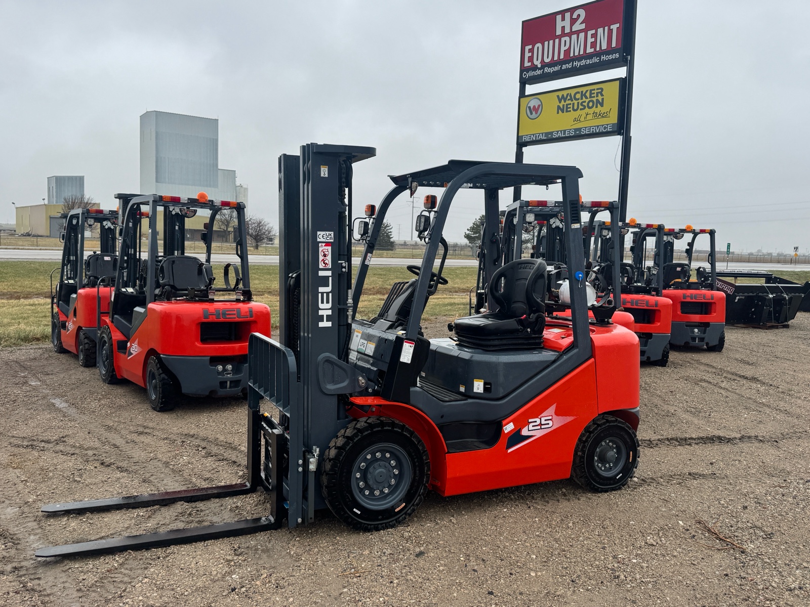 HELI (25) 2.5-ton (5,000 lbs Capacity)