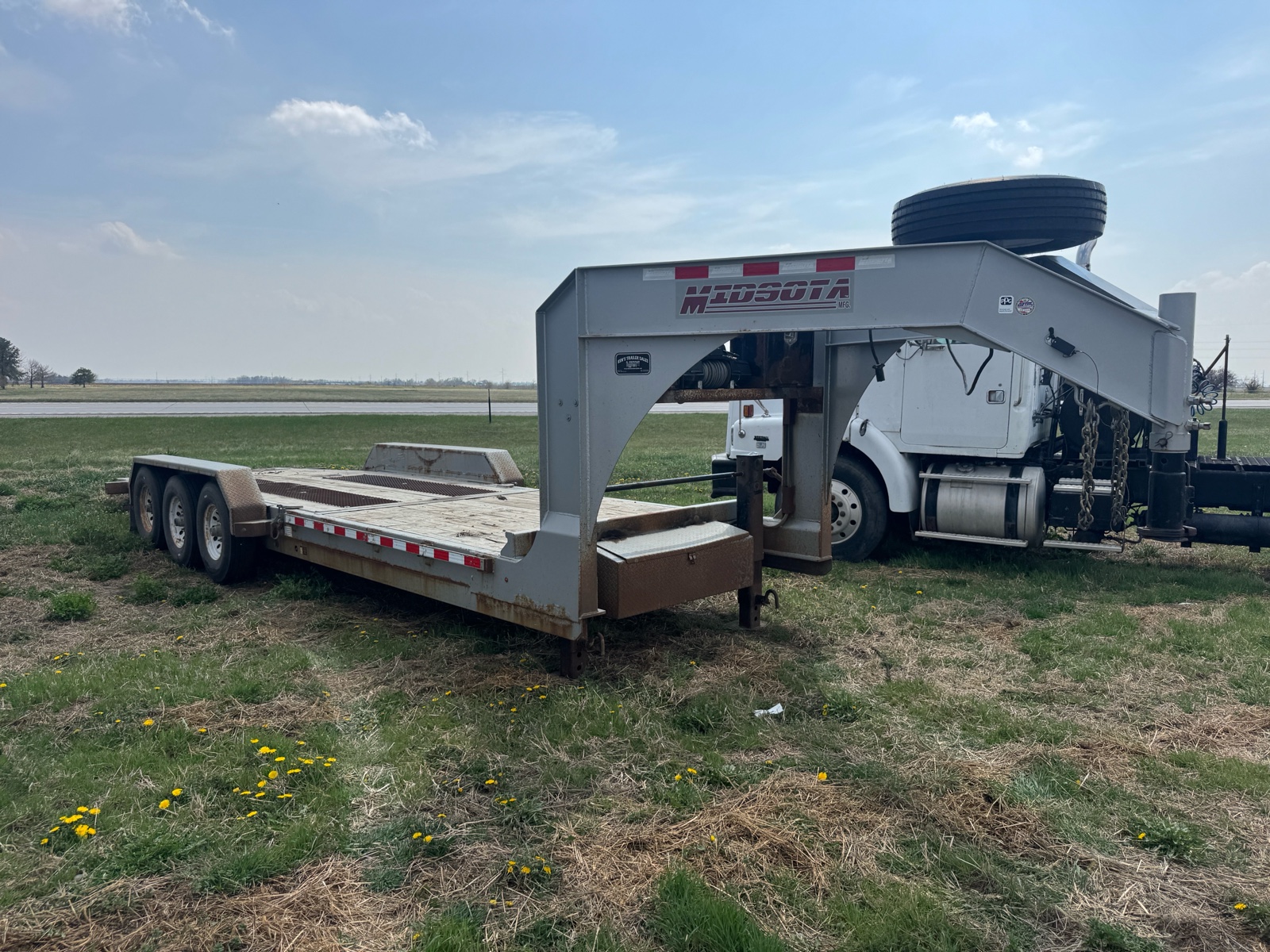 2019 Midsota Triple Axle Trailer