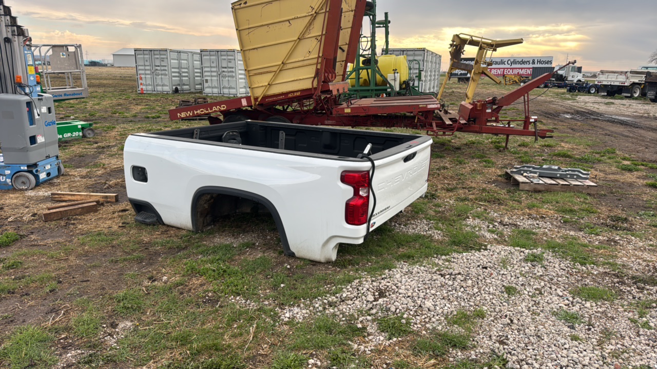 2025 Chevy 3500 Long Box (New take off)