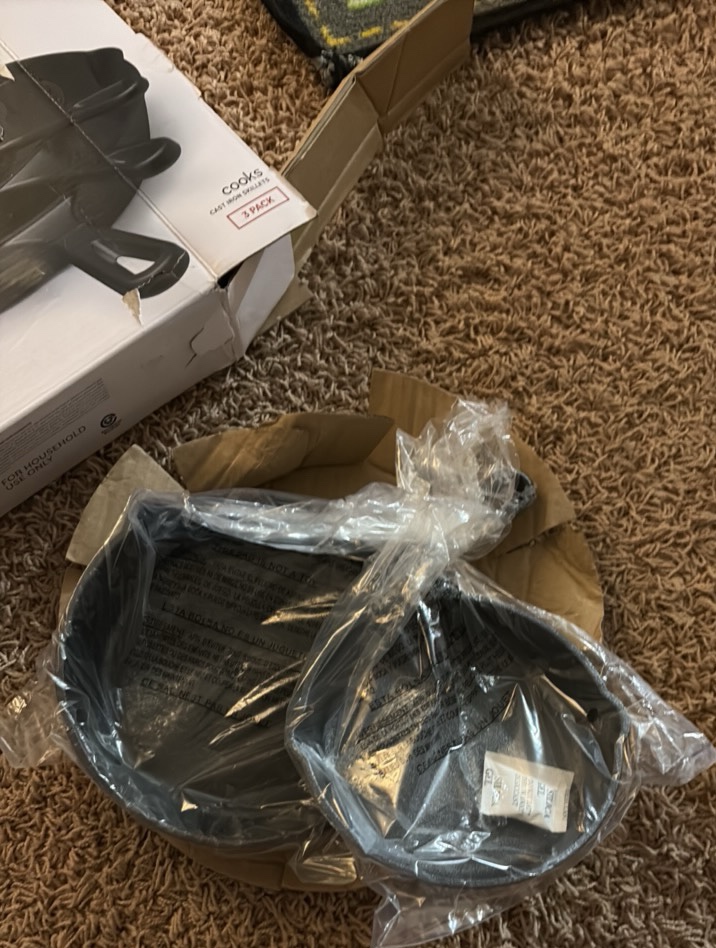 Cast Iron Skillets from Cooks Brand, 3-Pack but The Largest Skillet is Missing, The Two Skillets Remaining are 6 14 and 7 78 Sizes