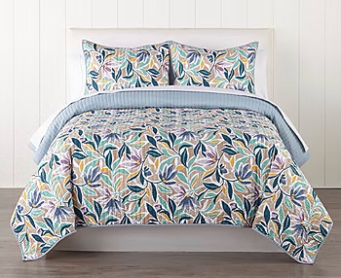 King - Home Expressions Everton Quilt Set - Retail $190 - 104x90