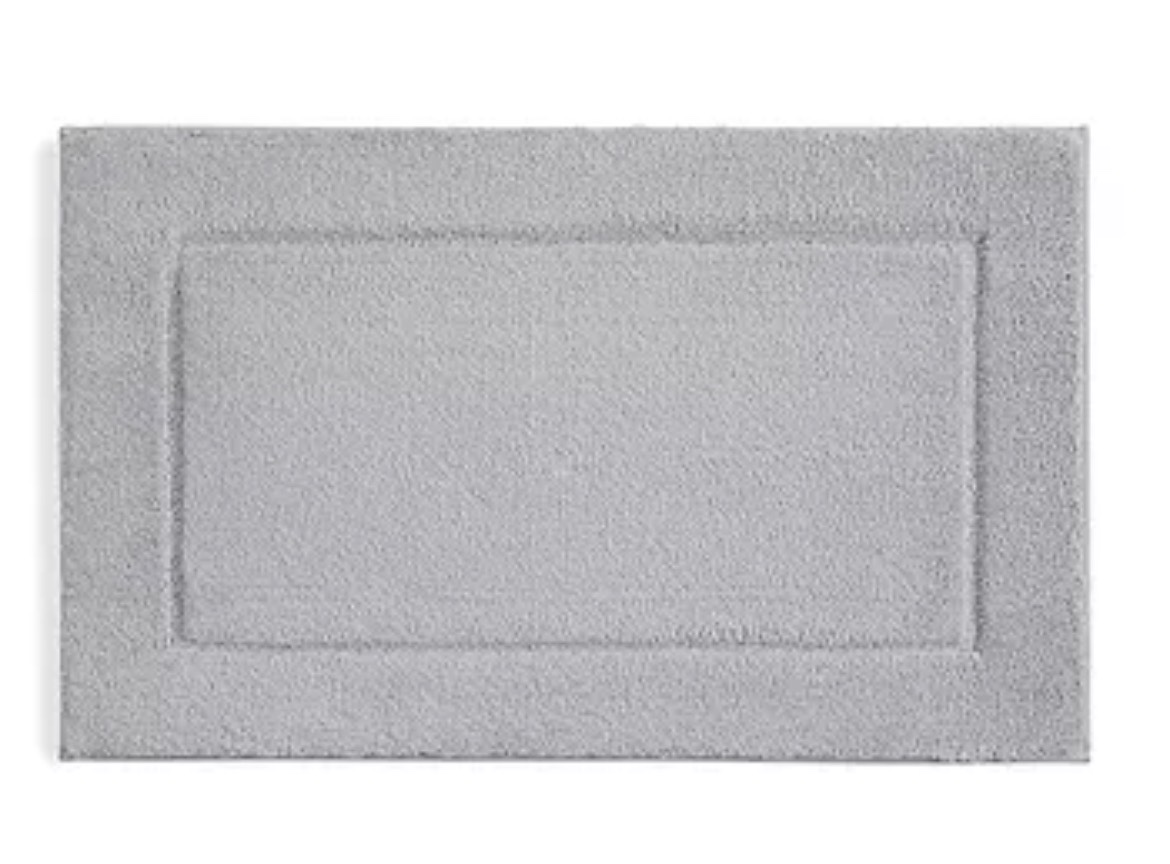 Liz Claiborne Ultra Plush Bath Rug  Color Weathered Gray  21x34  Retail $70