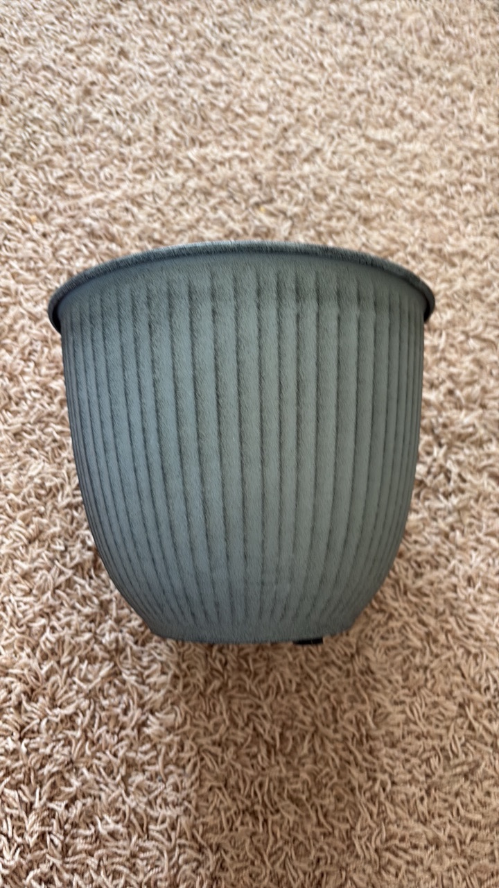 Natural IronStone GardenFlower Pot, 1.32 Gallon 8-Inches Wide Charcoal Gray Brownish Color