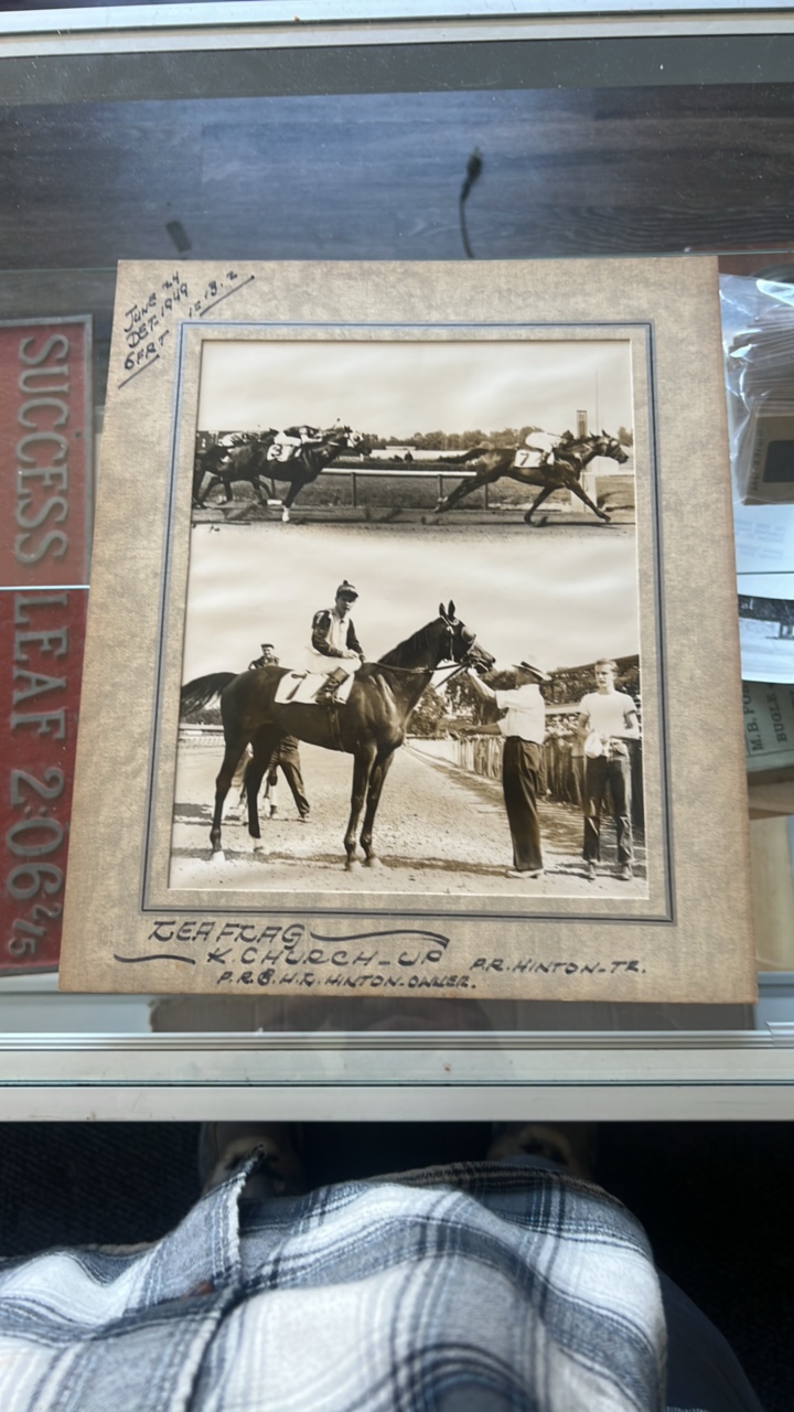 1949 Lea flag horse racing photograph