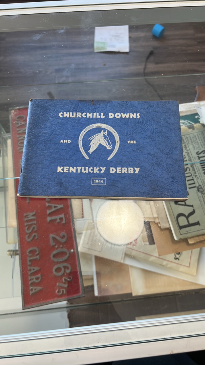 1944 Churchill downs Kentucky derby booklet