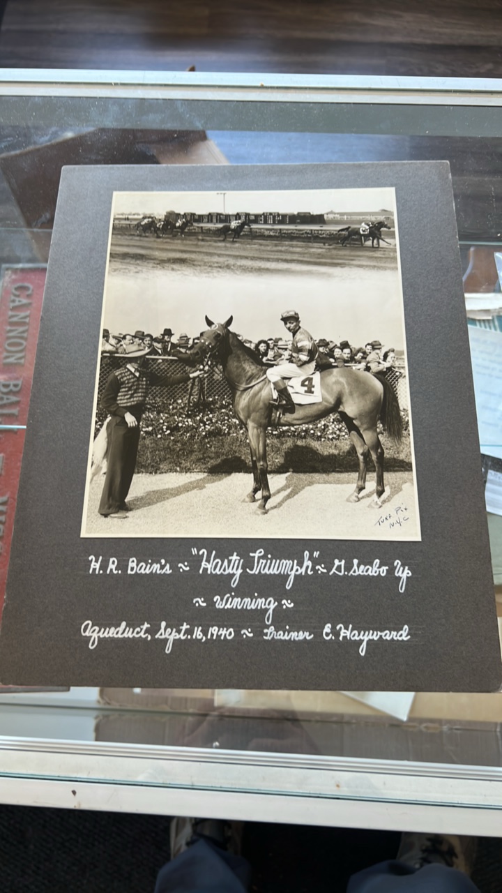 1940 hasty triumph horse racing photograph