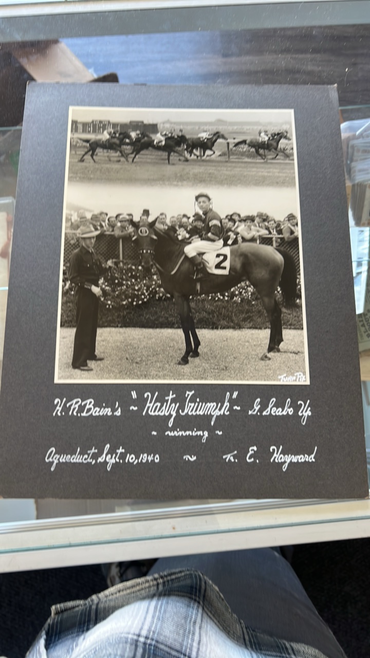 1940 hasty triumph horse racing photograph