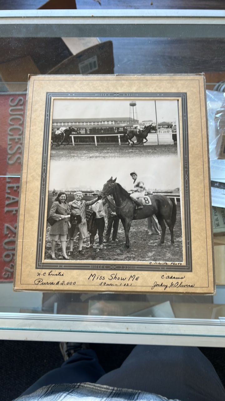 miss show me horse racing photograph