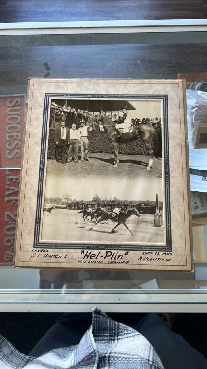 1945 hel-plin horse racing photograph