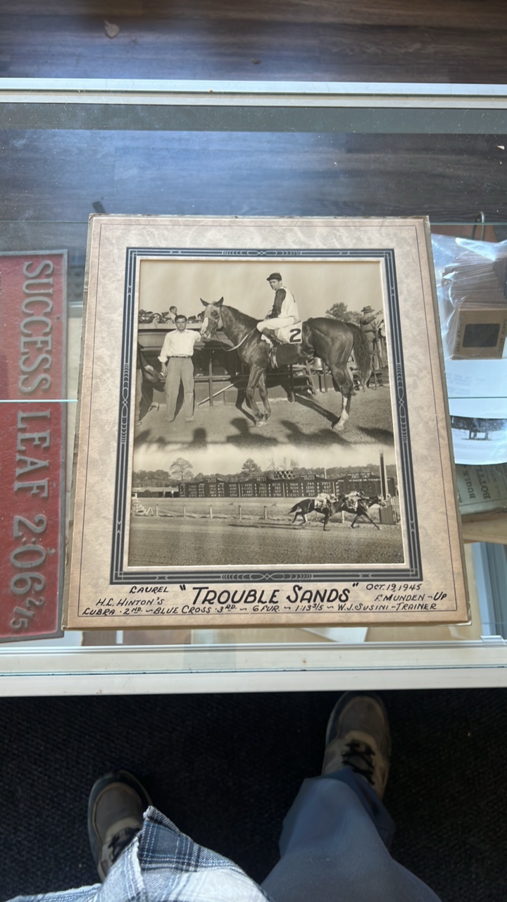 1945 trouble sands horse racing photograph