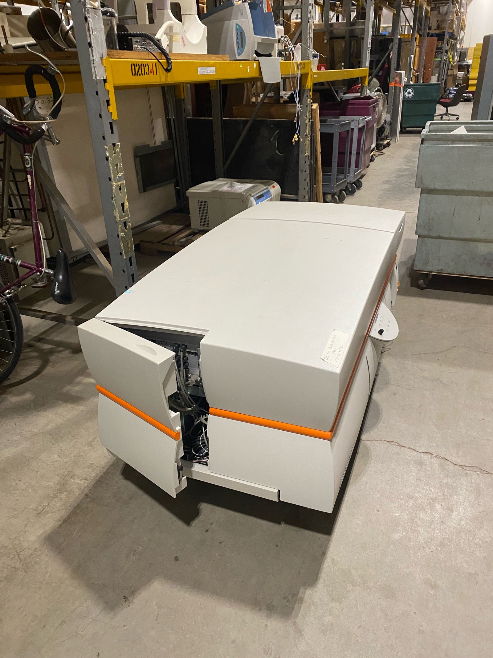 LSR ii Flow Cytometer (608000)