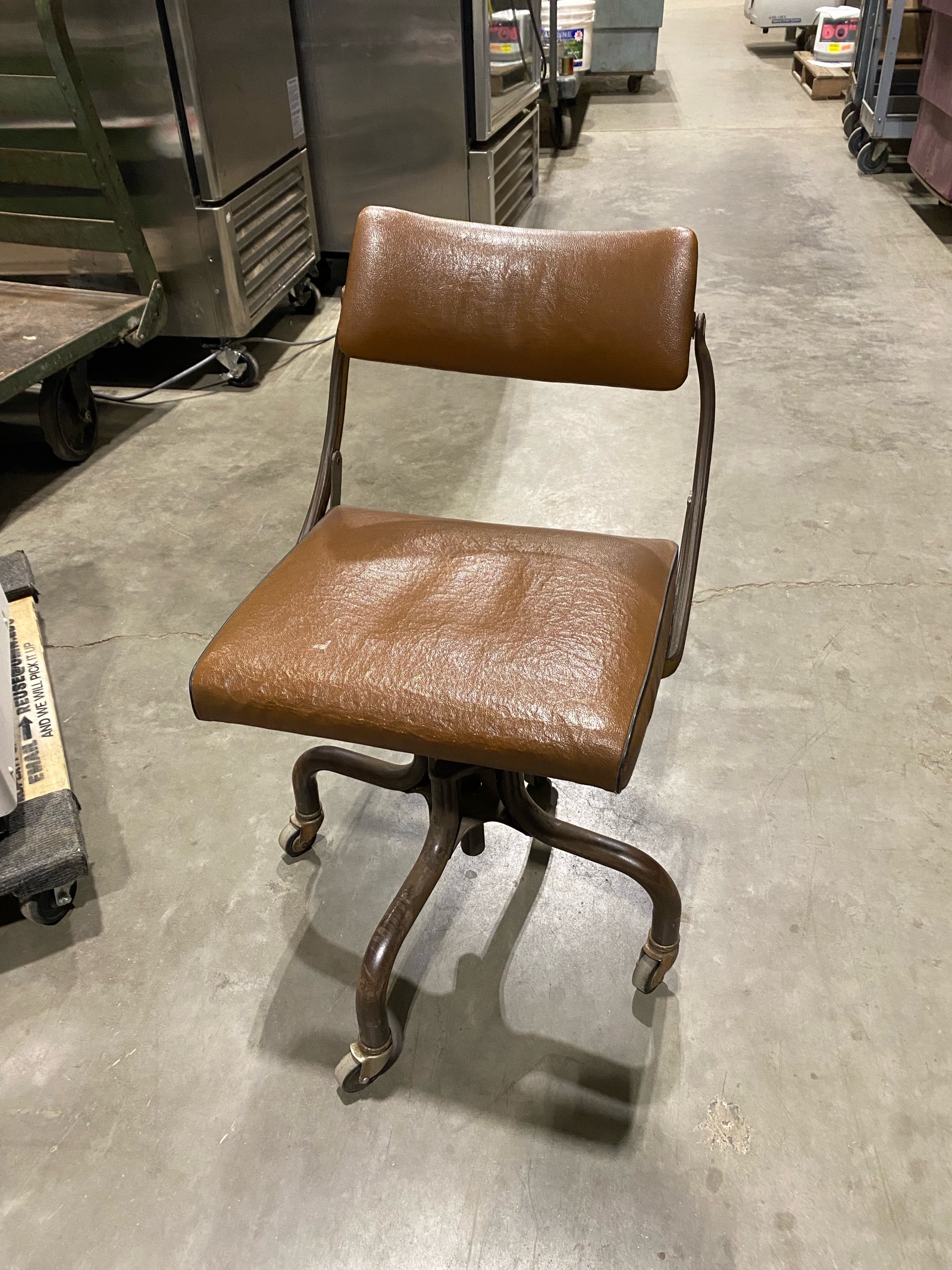 Domore Chair Company Chair (608002)