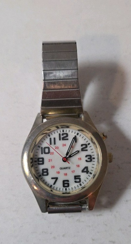 Mens Vintage Quartz Watch - Working