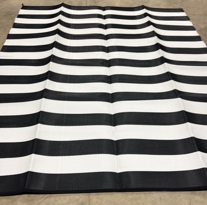 Outdoor Camping Rug (Black & White) - 8 x 10