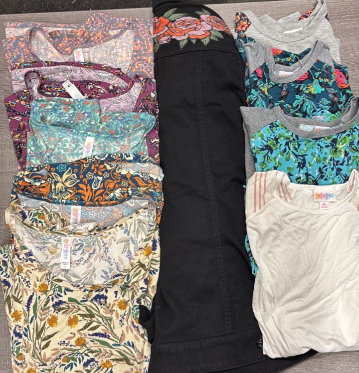 LuLaRoe Liquidation - Lot of 5-Perfect T, 1-Jaxson Jacket, 4-Randy Tee (Size M) - MSRP $360