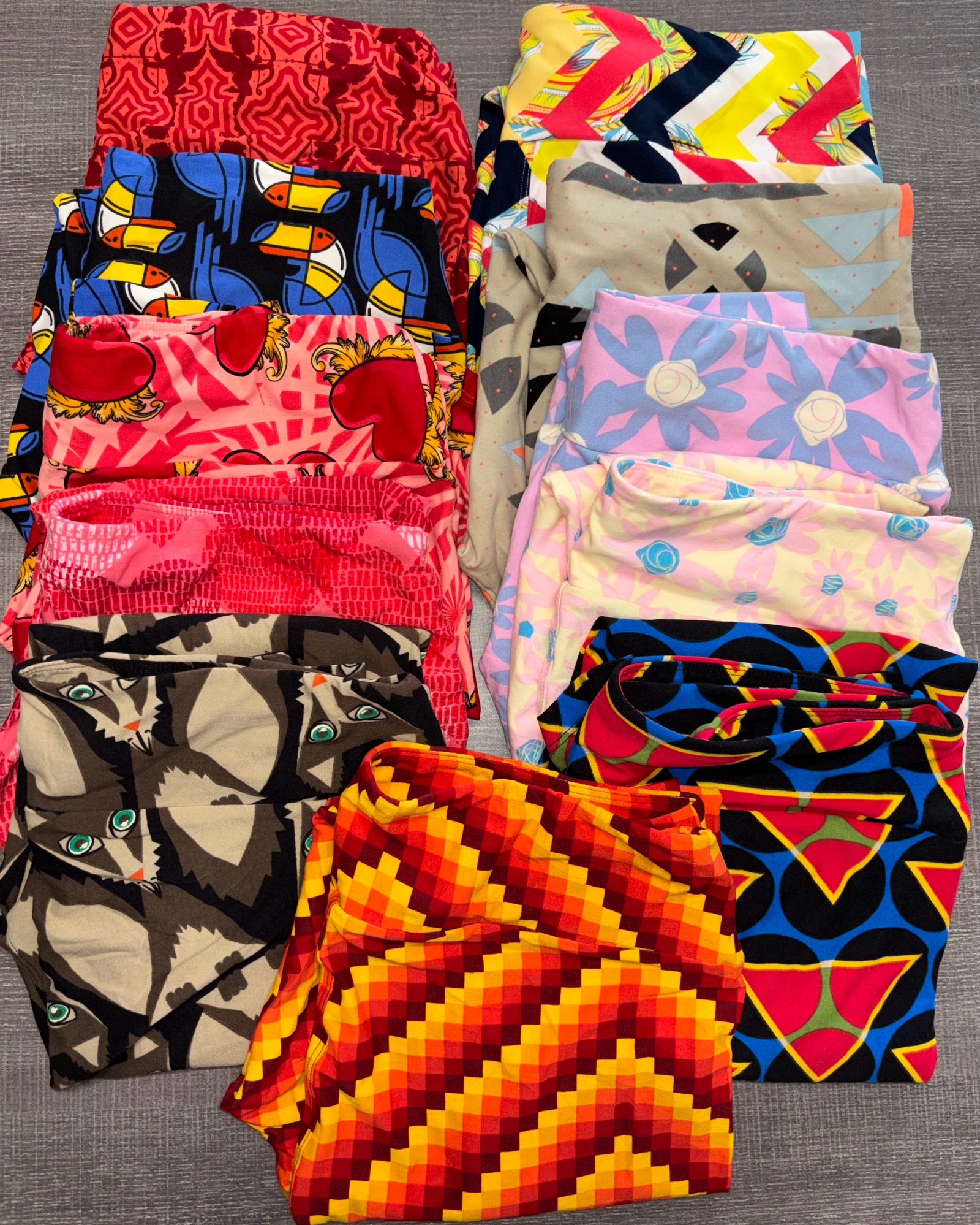 LuLaRoe Liquidation - Lot of 11-Tall & Curvy Leggings - MSRP $275
