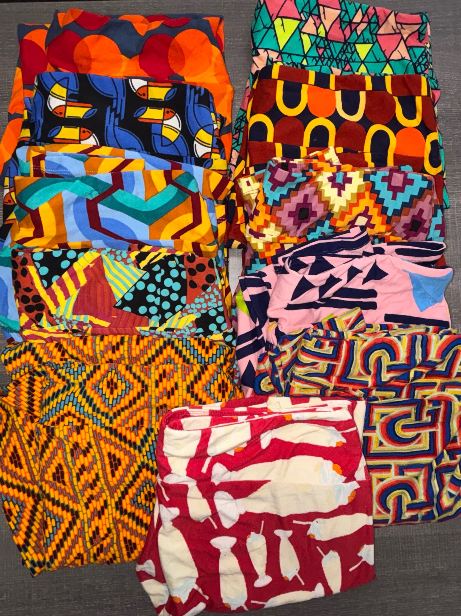 LuLaRoe Liquidation - Lot of 11-Tall & Curvy Leggings - MSRP $275