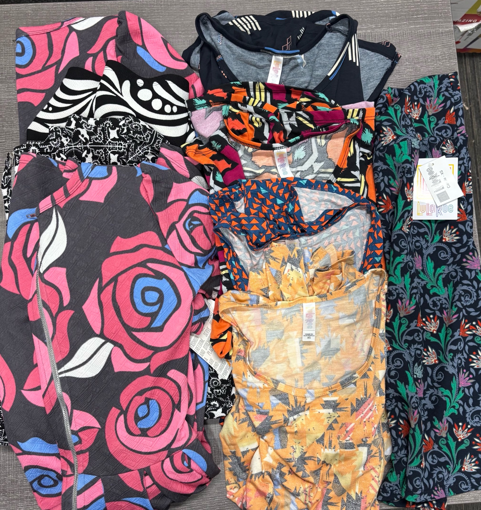 LuLaRoe Liquidation - Lot of 3-Amelia Dress, 4-Perfect T, 1-Cassie Pencil Skirt (Size XS) - MSRP $374
