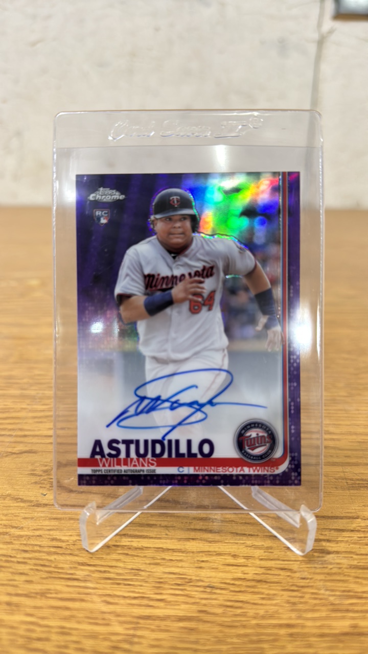 2019 Topps Chrome Purple Refractor Autograph Willians Astudillo Serial #5250