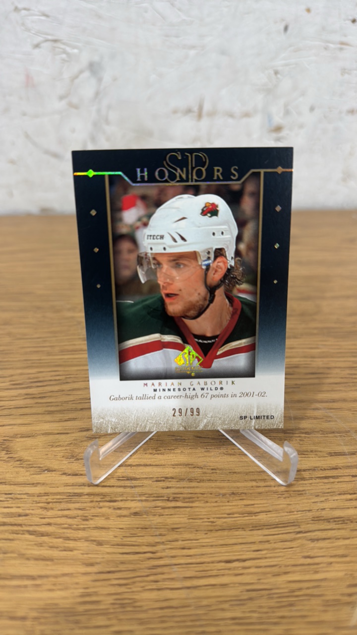 2004 SP Authentic Sp Honors Silver Holo Marian Gaborik Serial #2999