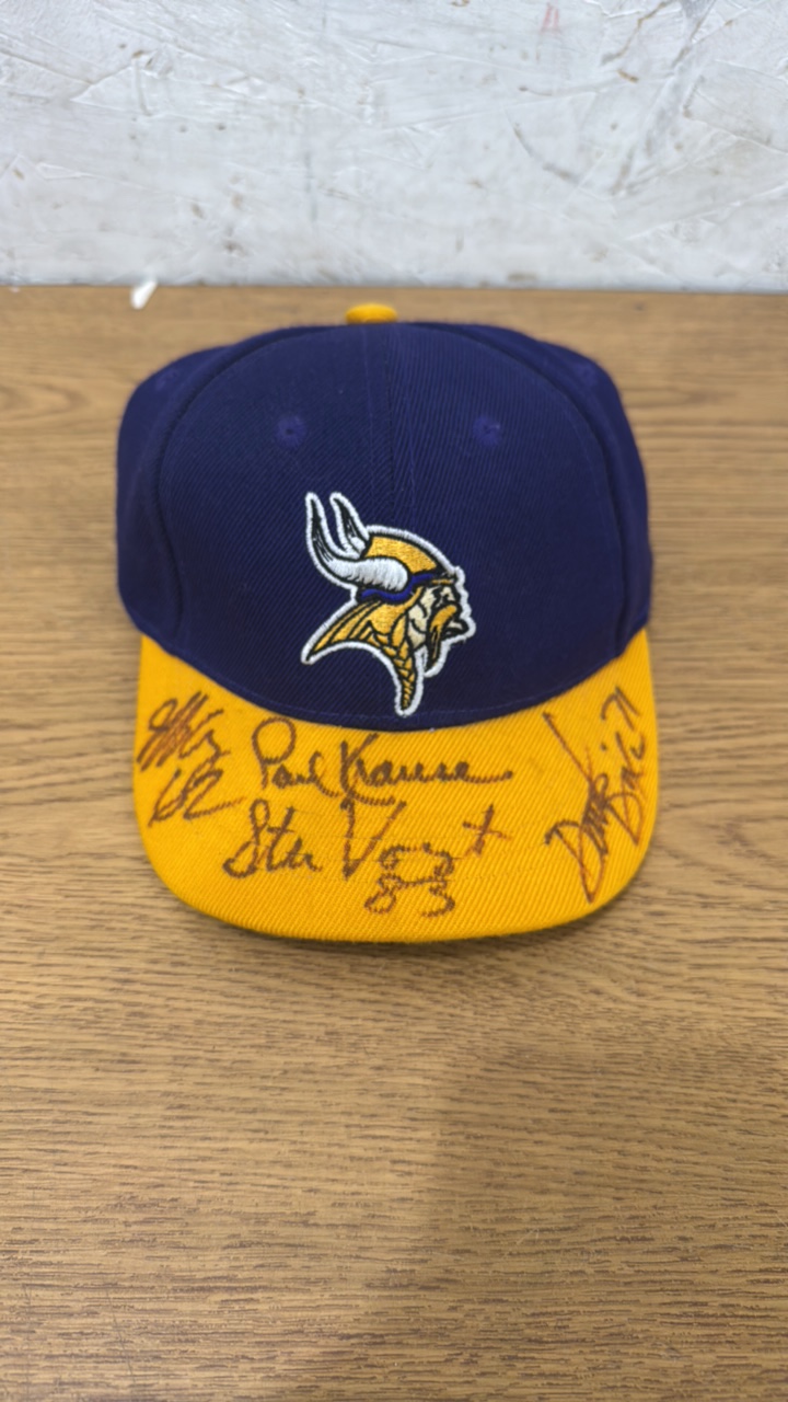 Autograph Minnesota Vikings Cap Paul Krause, Stu Voigt and More